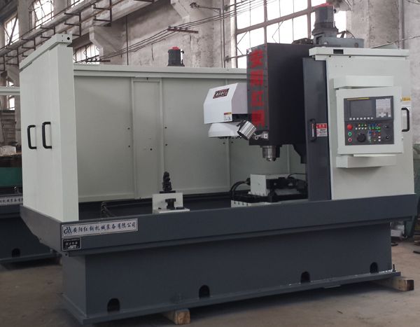 前(qian)軸鎖(suo)銷(xiao)孔專用加工