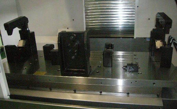 后橋(qiao)加工(gong)裌具(ju)